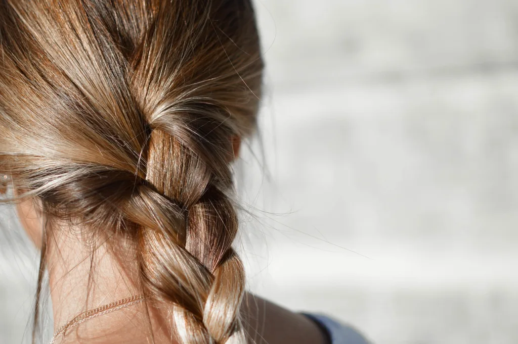 Hairstyle defying Static Hair