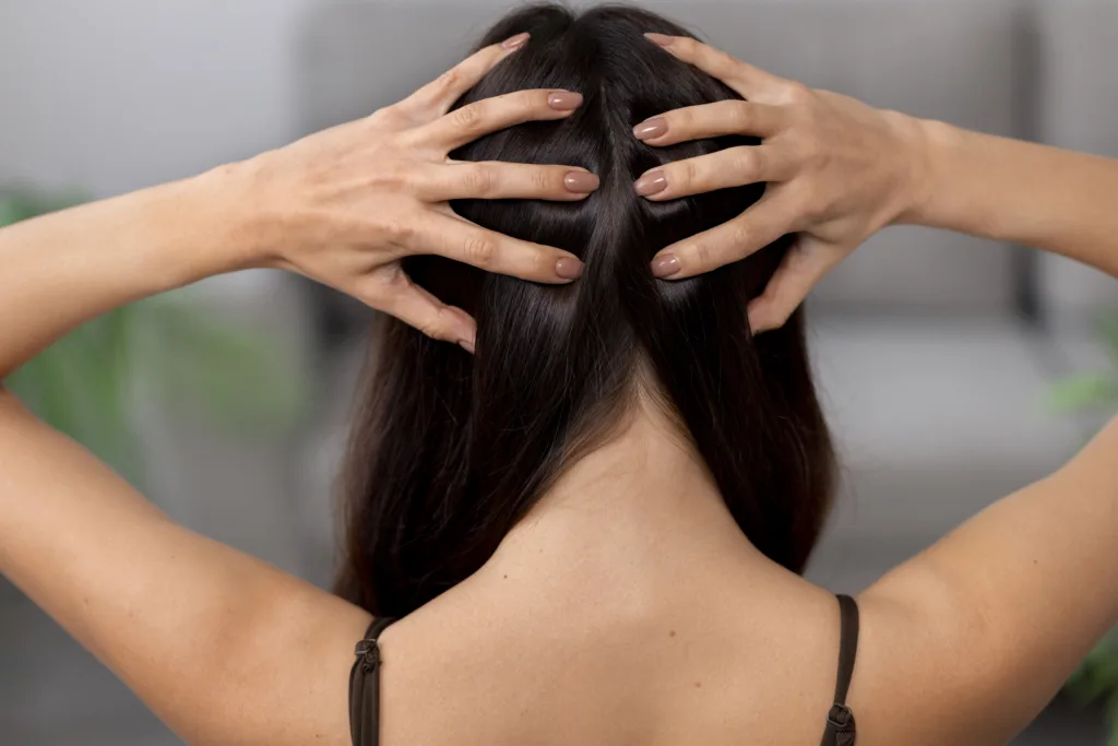How to apply castor oil to scalp 
